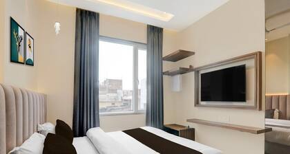 Collection Park Taramandal Krishna Inn