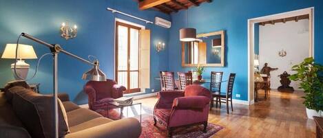 Deluxe Apartment, Balcony, City View | Living area