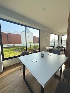 Dining - Modern 2 Bedroom Apartment in Lince | Top Location (Lince)