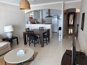 Interior - RENT FURNISHED T2 FACING THE SEA IN THE HEART OF SANARY (Sanary-sur-Mer)