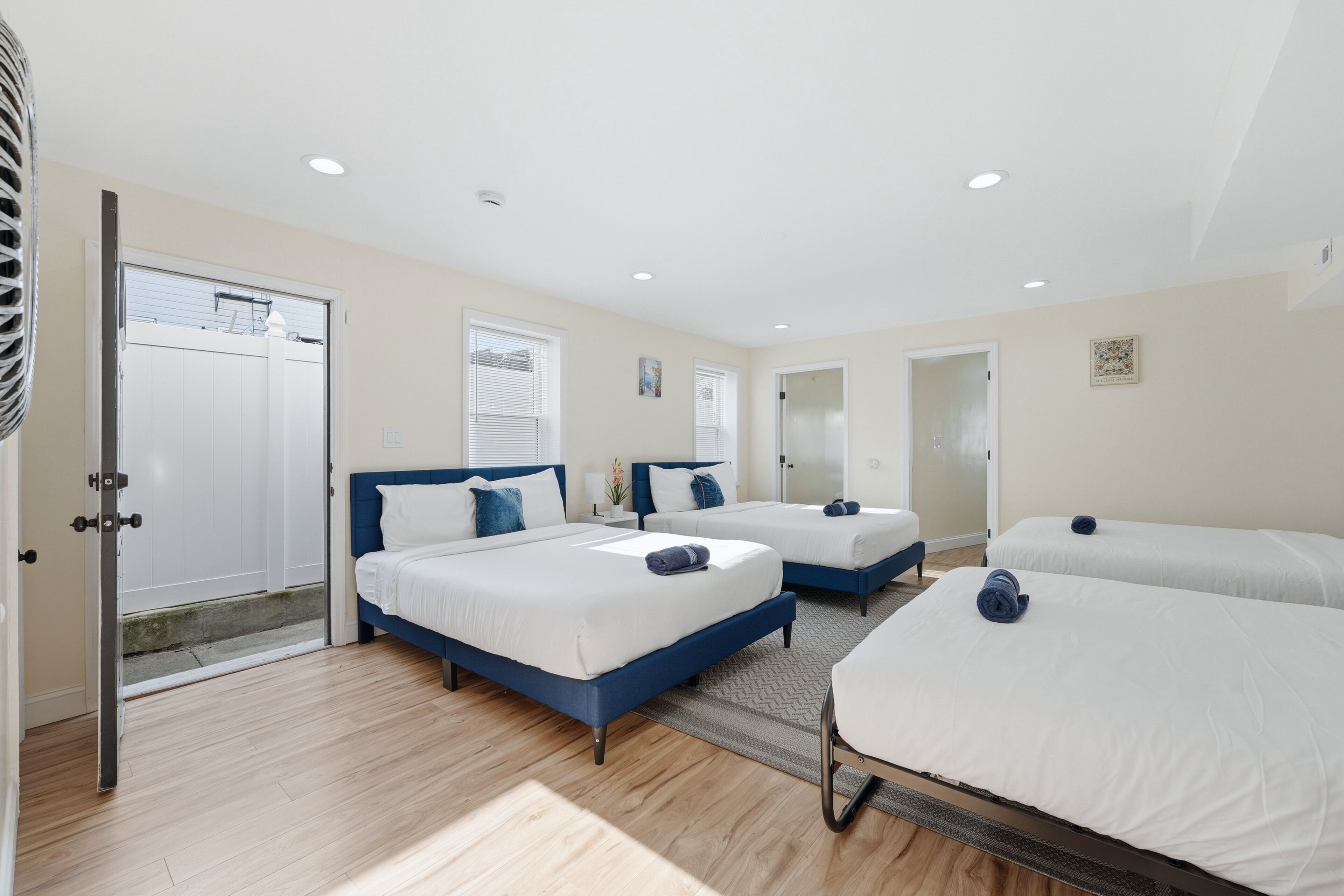 6 bedrooms, iron/ironing board, free WiFi, bed sheets