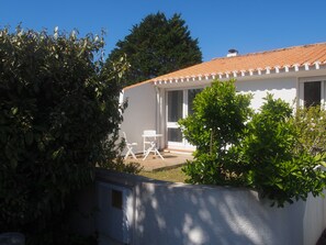 Terrace/patio - Quiet house near the ocean (Saint-Hilaire-de-Riez)