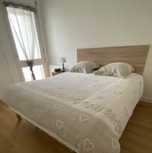 2 bedrooms, desk, travel cot, free WiFi - Quiet house near the ocean (Saint-Hilaire-de-Riez)
