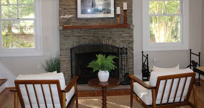 Grace Creek Cottage, Minutes to St. Michaels, Pool, Dock