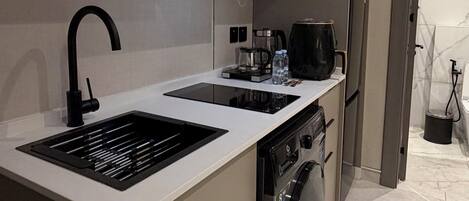 Studio, 1 Bedroom, Accessible, Smoking | Interior
