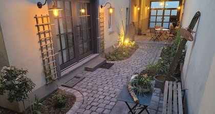 Mayener Jung vacation apartment - Spacious first floor apartment with beautiful courtyard