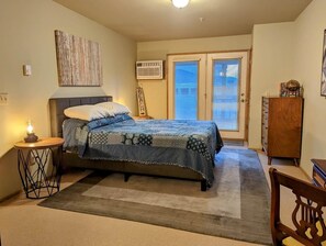2 bedrooms, WiFi - Downtown Condo. 2 sept living areas. Free parking (Hood River)