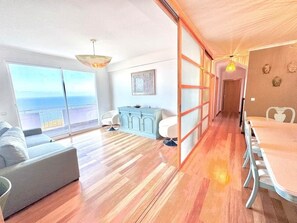 Interior - NEW 20% OFF • 3BR Ocean View Penthouse Caniço (Caniço)
