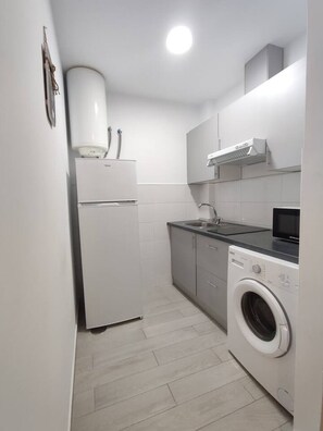 Private kitchen - Modern Comfort in the Heart of Conil (Conil de la Frontera)