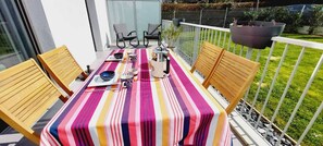 Outdoor dining - Cosy apartment Port de la Trinité-sur-Mer (La Trinité-sur-Mer)