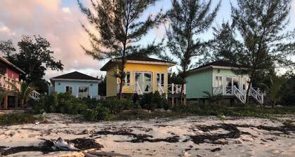 Cozy 1-bedroom bungalow in charming Pleasant Harbour, Morgan’s Bluff with AC