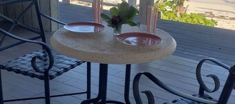 Cozy 1-bedroom bungalow in charming Pleasant Harbour, Morgan’s Bluff with AC