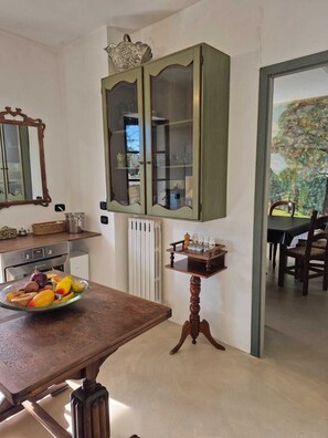 Dining - Villa Lia cozy apartment for groups and families up to 10 people  (Sacrofano)