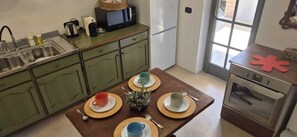 Private kitchen - Genuine hospitality in a signature apartment nestled in tranquility (Sacrofano)