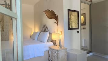 4 bedrooms, desk, free WiFi, bed sheets