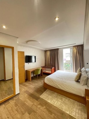 Deluxe-huoneisto, parveke, kaupunkinäköala