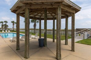 Property grounds - The Inn #412 ~ Top Floor ~ Amazing Views (Dauphin Island)