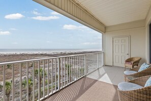 Property grounds - The Inn #412 ~ Top Floor ~ Amazing Views (Dauphin Island)