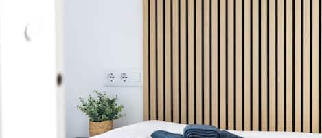 In-room safe, iron/ironing board, WiFi, bed sheets