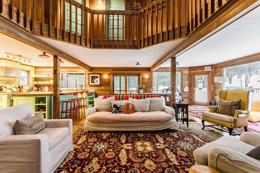 Spacious & Magical 6-bedroom Woodstock Getaway On Large Private Property - Woodstock, NY