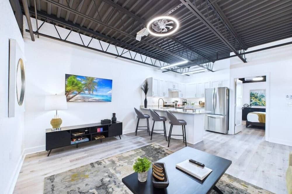 Chic Loft Retreat Near Port Canaveral -unit 202