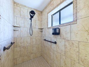 3 bedrooms - Indian Harbor Beach Pool Retreat (Indian Harbour Beach)