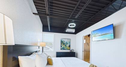 Loft Getaway Near Port Beach -unit 203