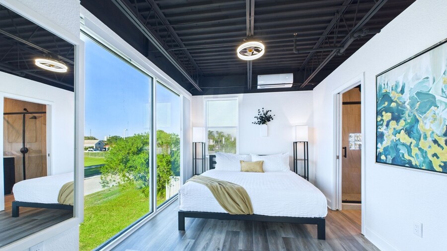 Rocket Launch View Loft Near Beach Port-unit 209