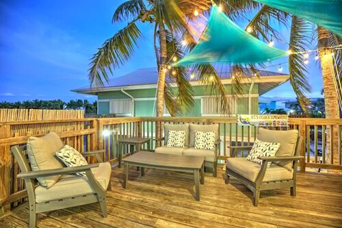 Waterfront Retreat 35 Dock Hot Tub Pool