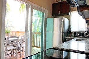 House | 2 bedrooms - Waterfront Retreat 35 Dock Hot Tub Pool (Marathon)