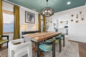 Dining - Downtown Wilmington | Walk to Riverwalk & Live Oak (Wilmington)