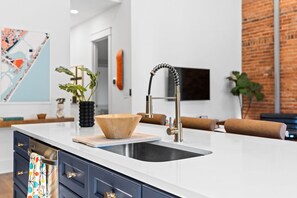 Interior - OneTreeHill Loft Downtown, Riverwalk, Live Oak (Wilmington)