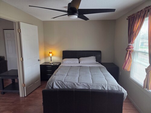Cozy 1-bedroom apartment in pleasant Camanche with AC. On the Mississippi River