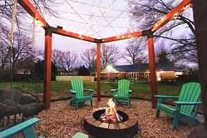 Terrace/patio - Pool, Hot Tub & Theater Luxury 5BR Terre Haute (Terre Haute)