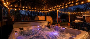 Pool, Hot Tub & Theater Luxury 5BR Terre Haute