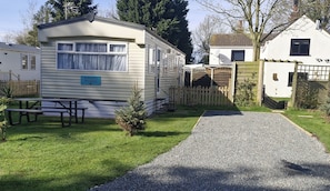 Outdoor dining - Woodland View Dog Friendly - Nr Sutton on Sea (Alford)