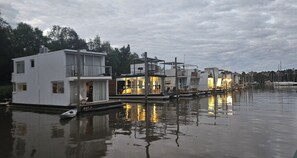 Miscellaneous - Floating Paradise. Houseboat in the middle of nature and river (San Fernando)