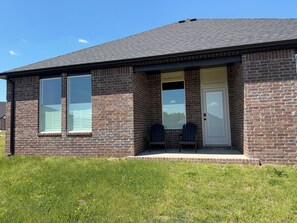 Exterior - Newly Built 3B/2B home in Goose Creek Village 13 mins from UofA Campus (Farmington)