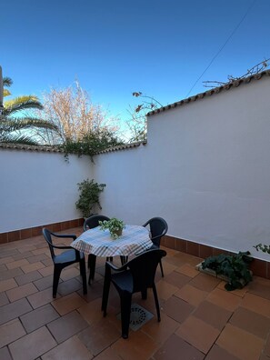 Outdoor dining - Casa Tía Mari El Robledo (El Robledo)
