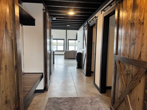 Interior - Drummond Island Hotel & Vacation Homes - Botsford Boathouse (Drummond)