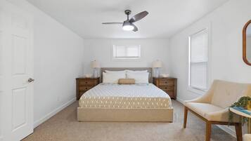5 bedrooms, desk, iron/ironing board, travel crib