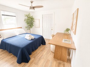 5 chambres, fer et planche à repasser, Wi-Fi, draps fournis