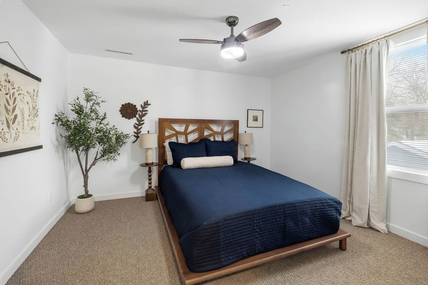 5 bedrooms, desk, iron/ironing board, travel cot