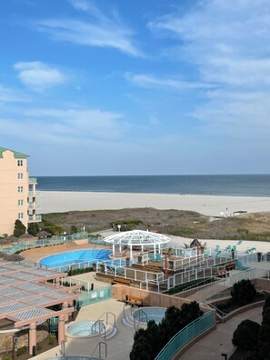 Pool - 2-bedroom apartment in Seapointe Village (Wildwood Crest)