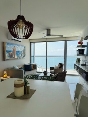 Smart TV, books - Apartamento Cartagena 3 alcobas Morros City (Cartagena de Indias)
