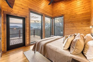 3 habitaciones, tabla de planchar con plancha, cuna de viaje y wifi 