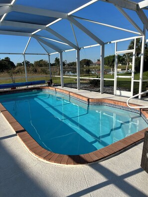 Piscine extérieure, piscine chauffée