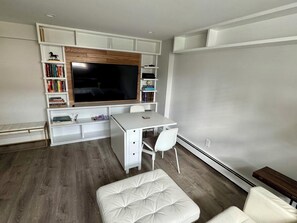 Interior - Cozy 2 BR Greenwich Apt. with easy access to NYC (Greenwich)