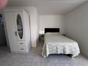 Room - Studio Apartment in Seroe Blanco, Unit #77C (Oranjestad)