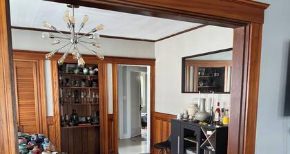 Welcoming 2-bedroom condo in vibrant Boston neighborhood